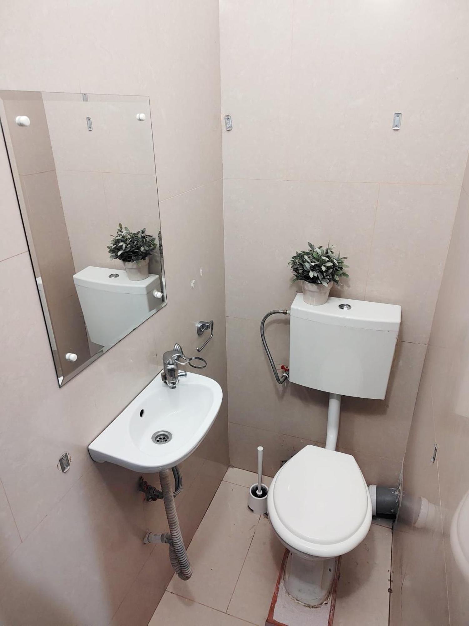 Central Retreat- Apartment Universitate Bucureşti Eksteriør bilde